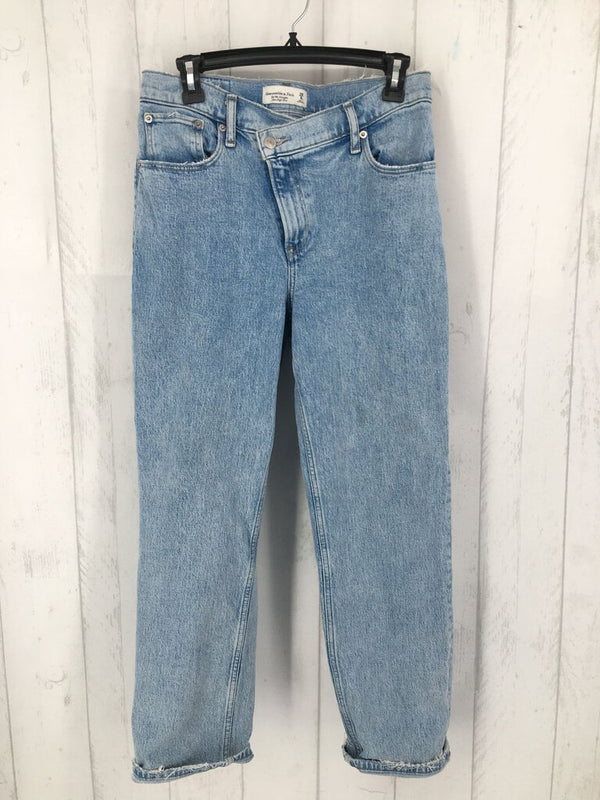 8 frayed jeans