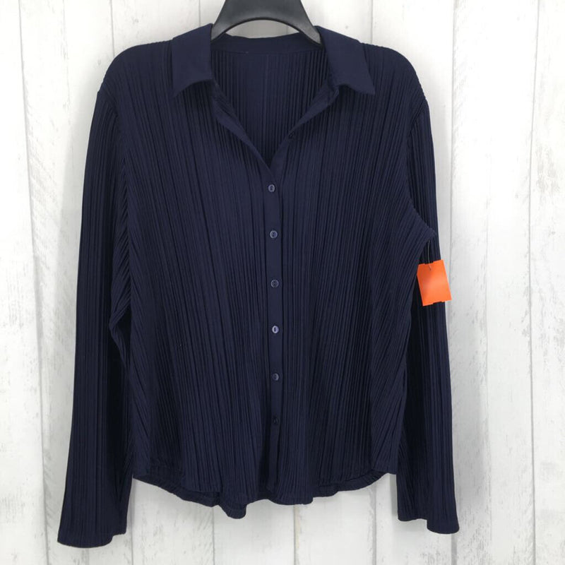 XL Crinkle fabric button down l/s blouse