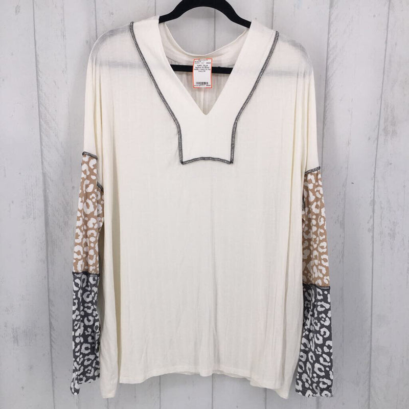 3X Mixed media v-neck l/s top