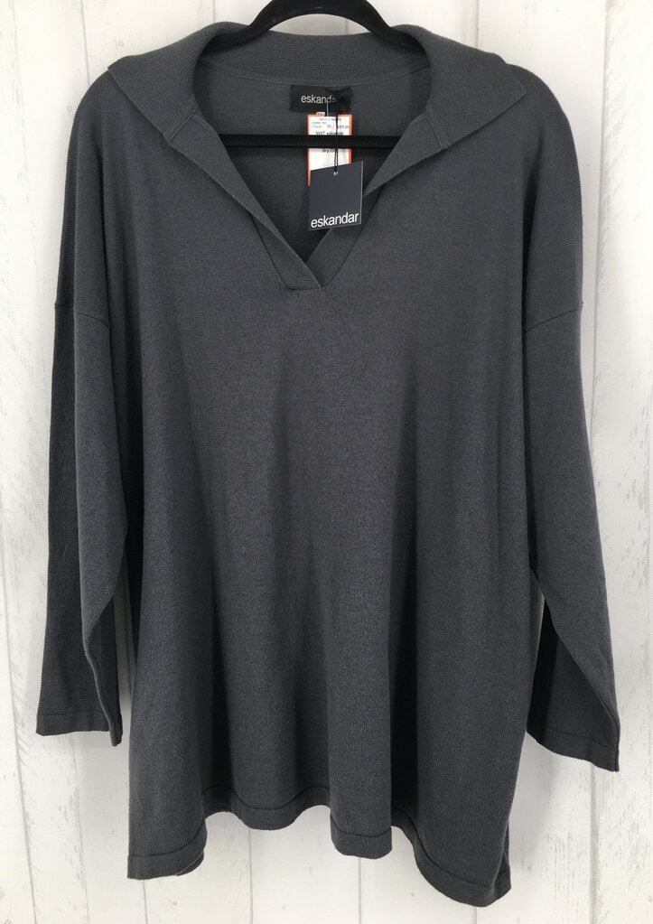 R1795-O/S Cross over v-neck sweater with collar