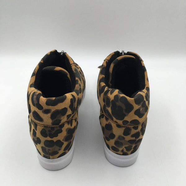 8 leopard wedge zip