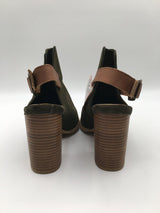 7 Heeled clogs