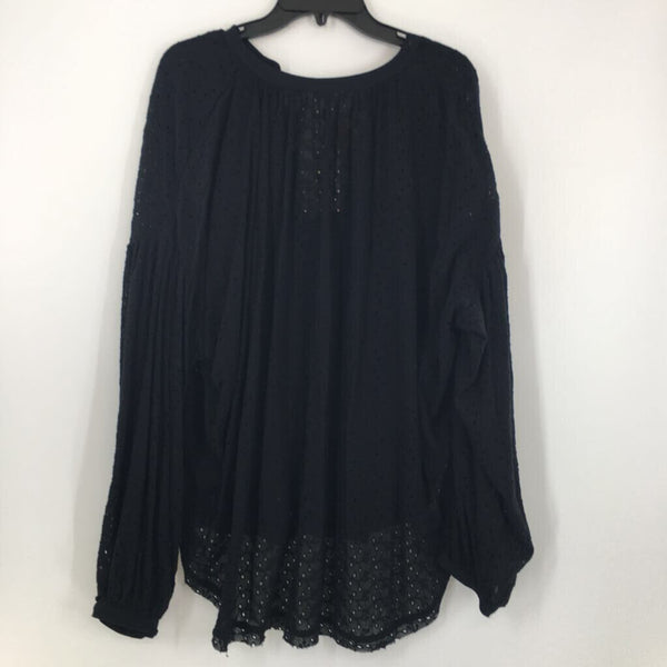 L Eyelet button down l/s top