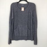 L Front pocket crewneck sweater