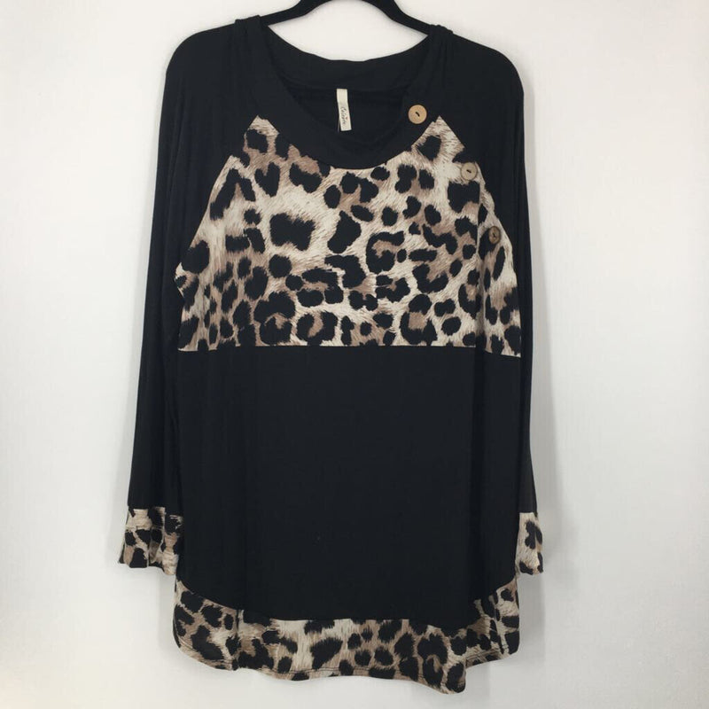 1XL Leopard print button accent l/s tunic