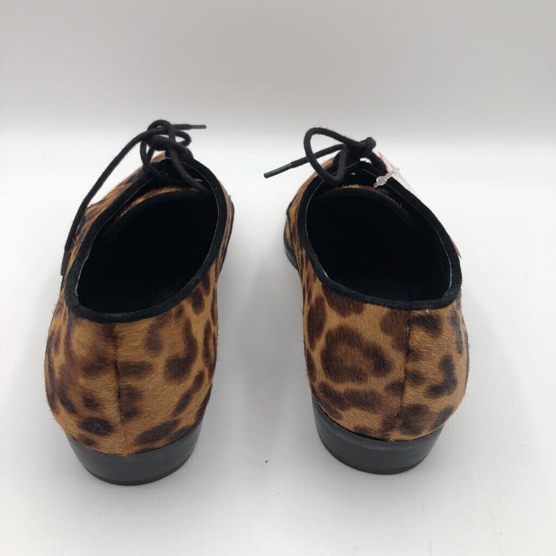 9.5 animal print lace up