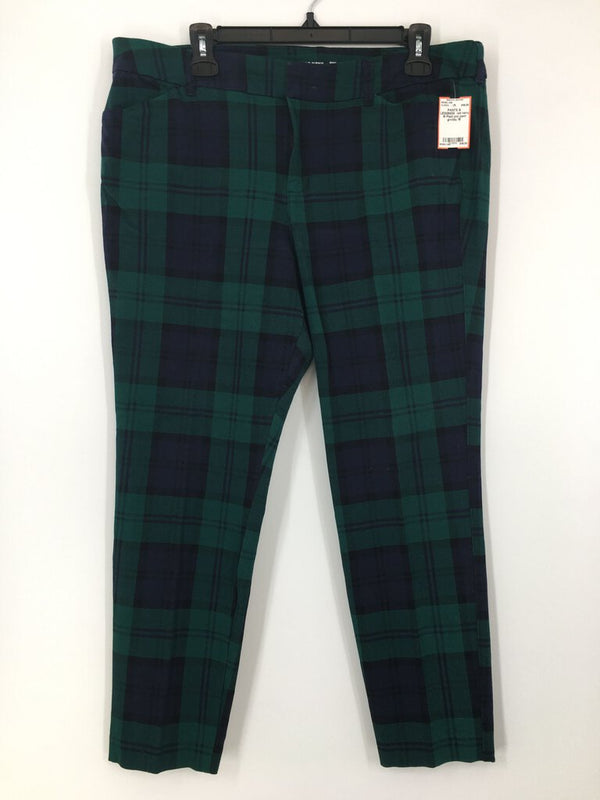 16 Plaid pixi pant