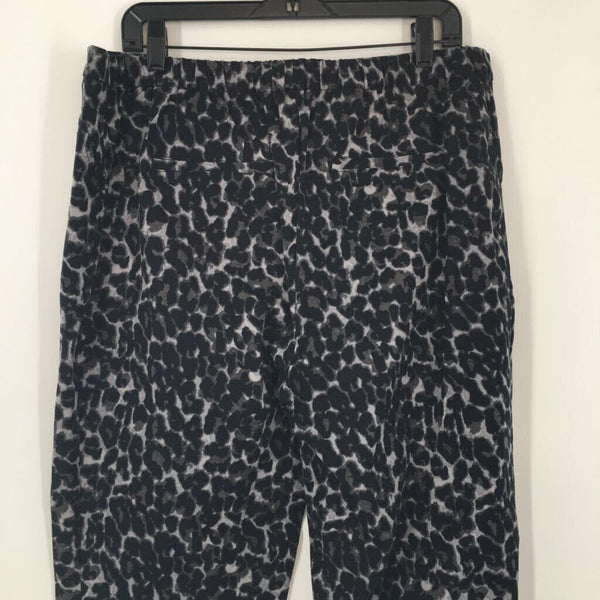 18 Animal print pull on pant