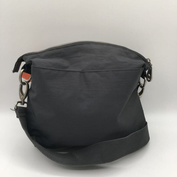 Nylon crossbody with pockets