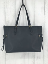 zip top tote w/ open pockets