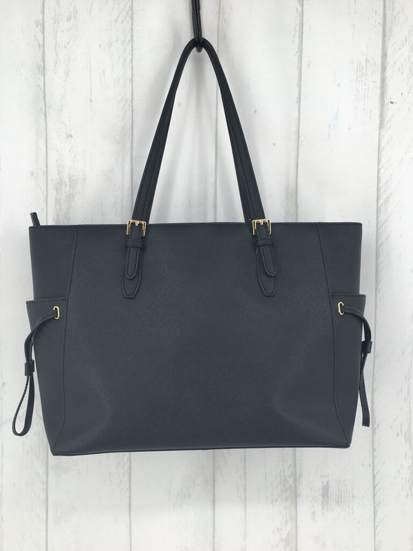 zip top tote w/ open pockets