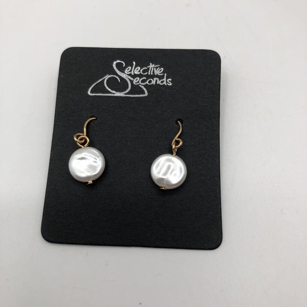 gold/pearl earrings