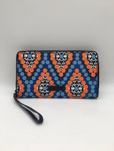 zip around wallet/wristlet