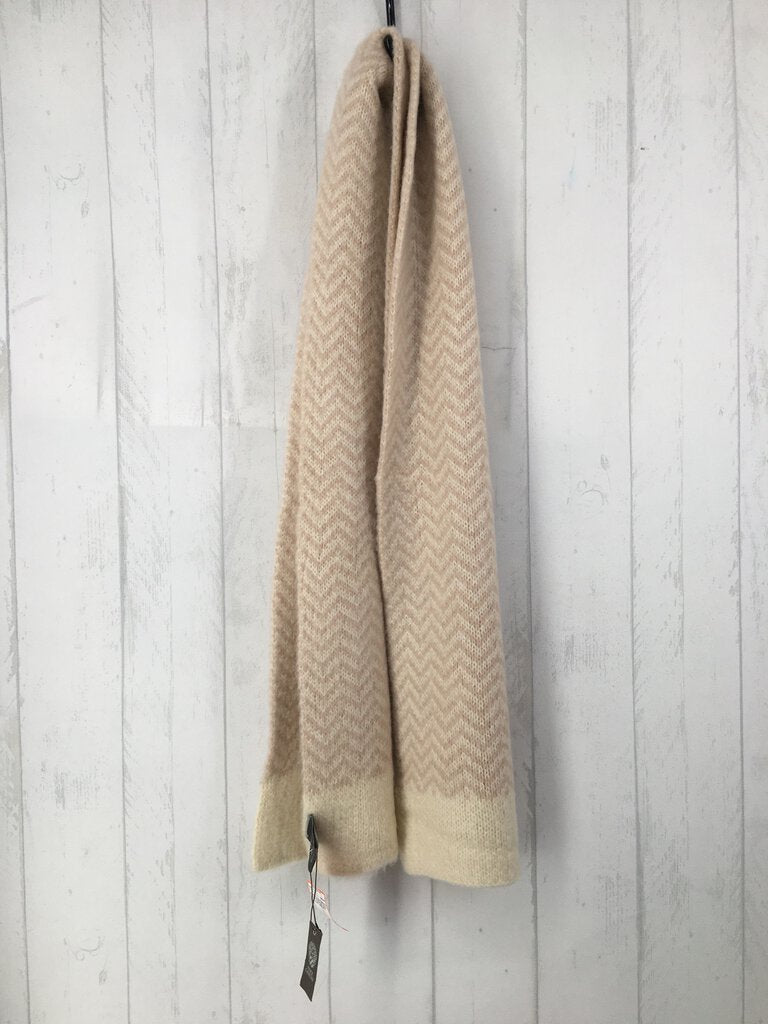 R48 Chevron print scarf