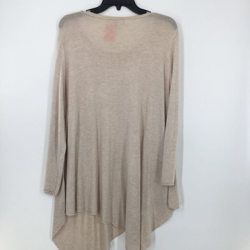 L Asymetrical hem l/s top