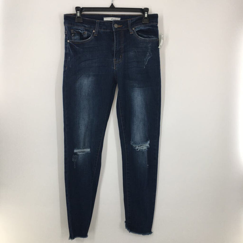 9/28 Distressed skinny jean