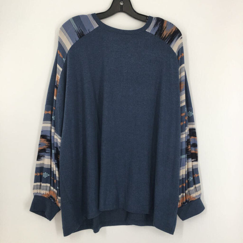 OX/XL Printed slv crewneck top