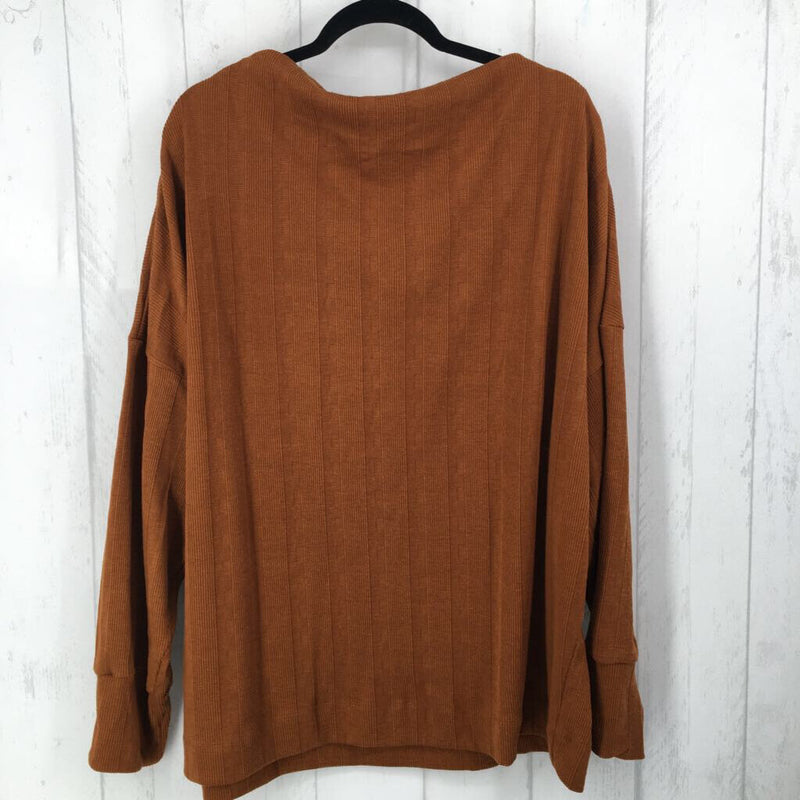 R48 2XL Textured bateau neck l/s top