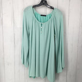 S Button front flare l/s top