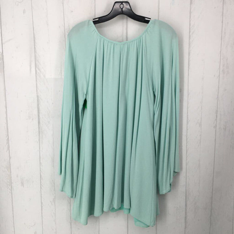 S Button front flare l/s top