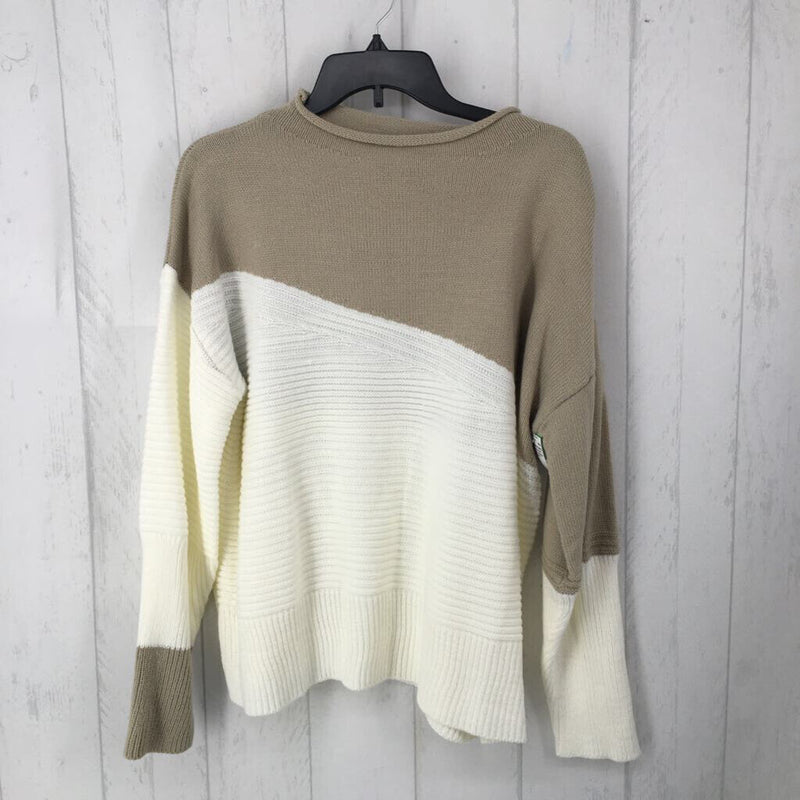 L Textured sweater