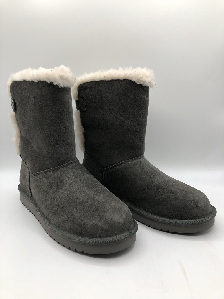 9 faux fur lined boots