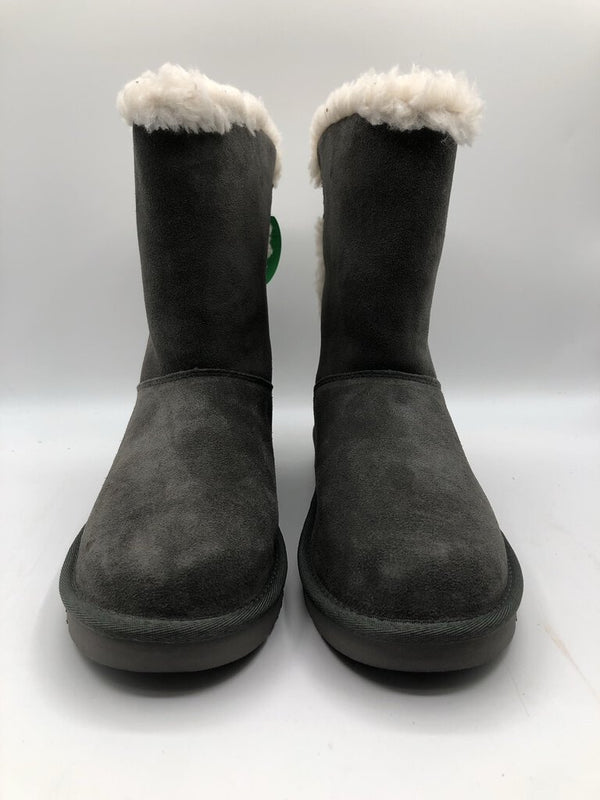 9 faux fur lined boots