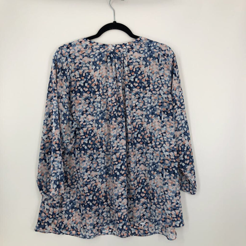 1x 3/4 slv half button print top