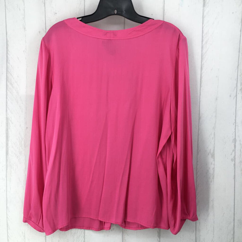 16 Pleated front l/s top