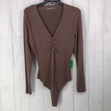 M Gathered v-neck l/s bodysuit