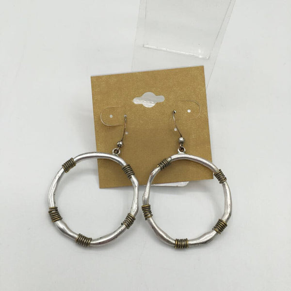 Silver metal and wire hoop earrings