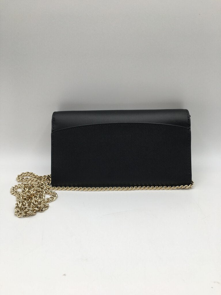 R249 scallop bi-fold wallet on a chain