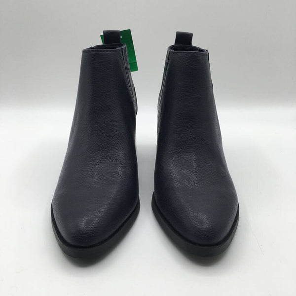 8 embossed slip on ankle boots