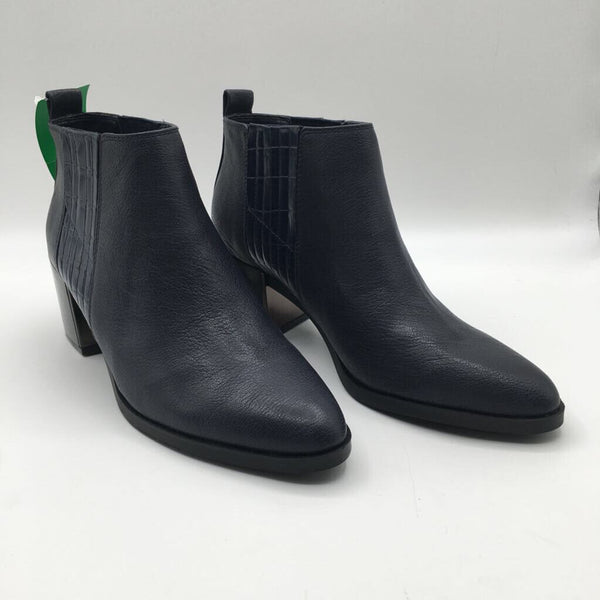 8 embossed slip on ankle boots