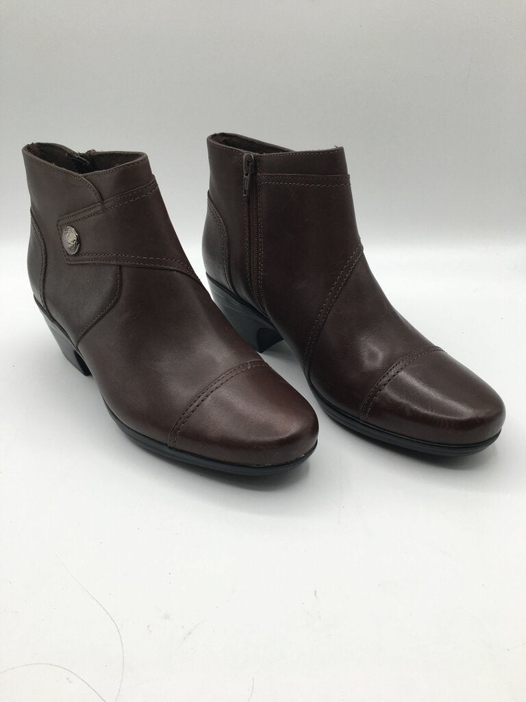 8.5 heel side zip ankle boots