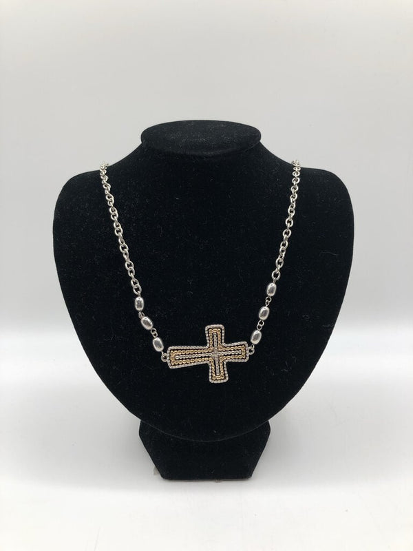 19" Metal cross necklace