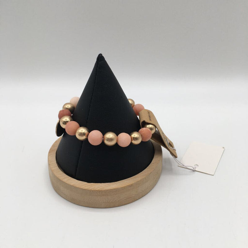 pink & gold beaded bracelet