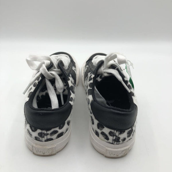 7 Animal print/faux leather lace up sneaker