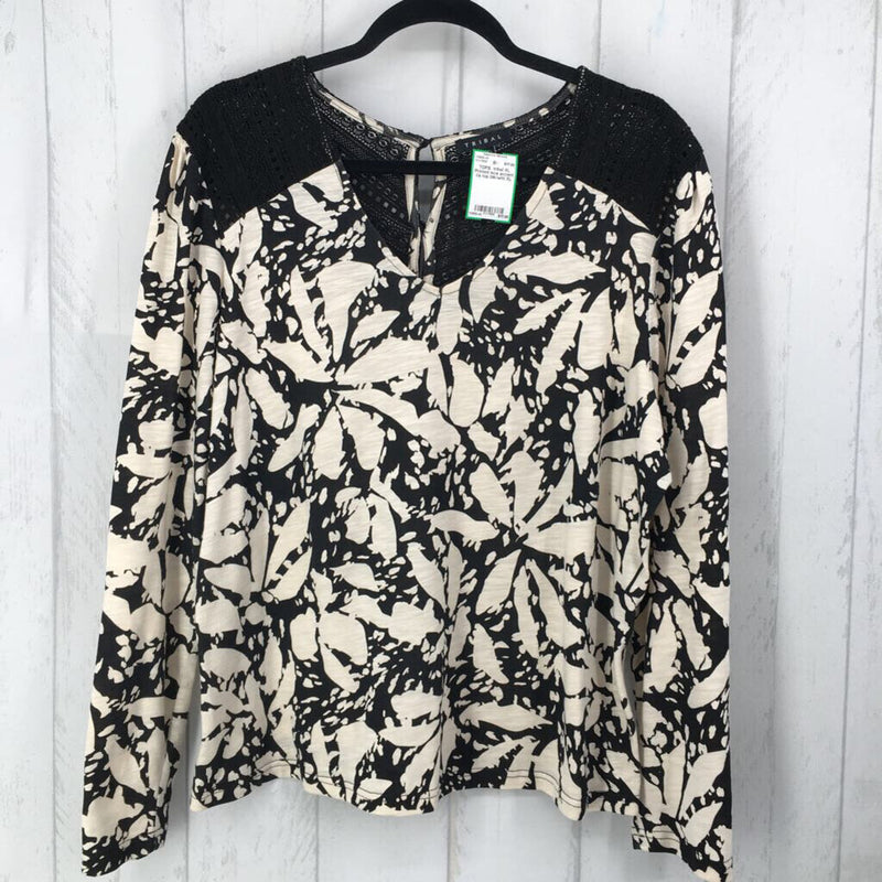 XL Printed lace accent l/s top