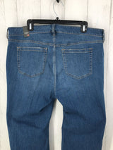 18R Mid-rise flare jeans