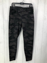 16 Camo print pull on pants