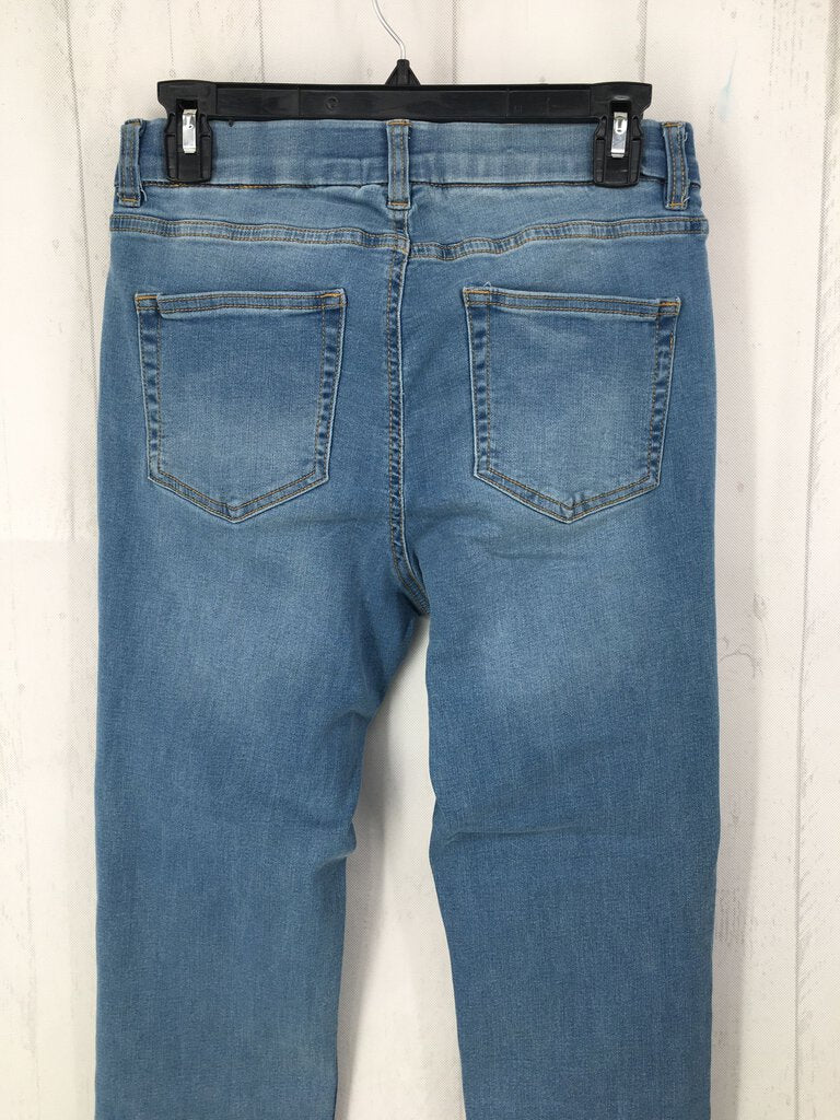 6 Pull on jeans