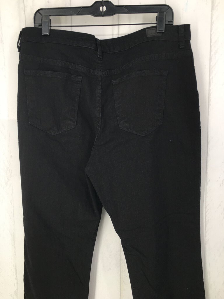 18S Hi-rise straight fit jeans