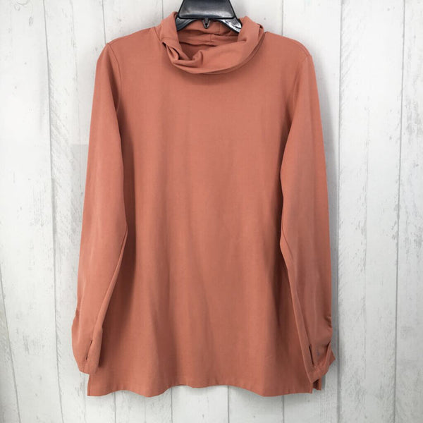 M T-neck l/s top