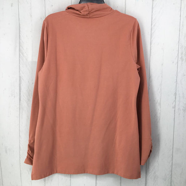 M T-neck l/s top