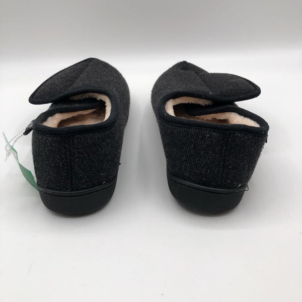 7 Velcro slippers