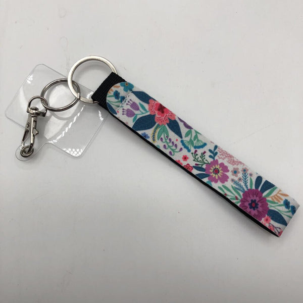 wht multi flower print keychain