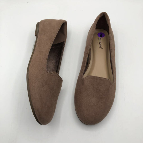 8w round toe flats