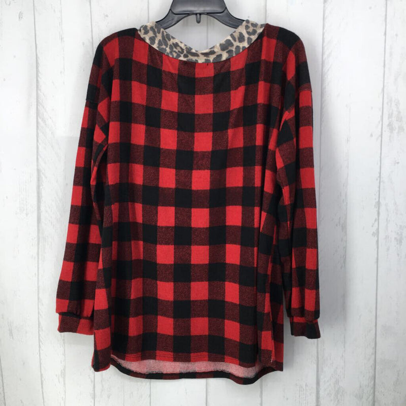 XL Plaid & Leopard v-neck l/s top