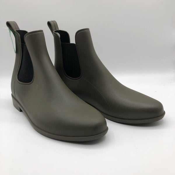 11 Ankle rainboots